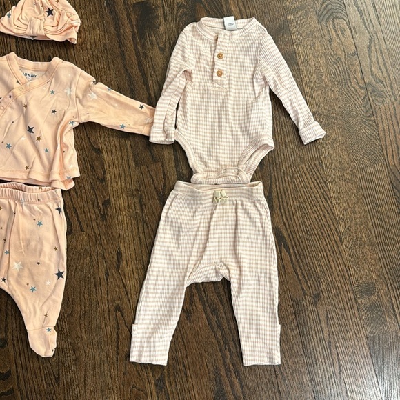 Baby girl old navy matching set bundle floral stars stripes - Picture 4 of 7